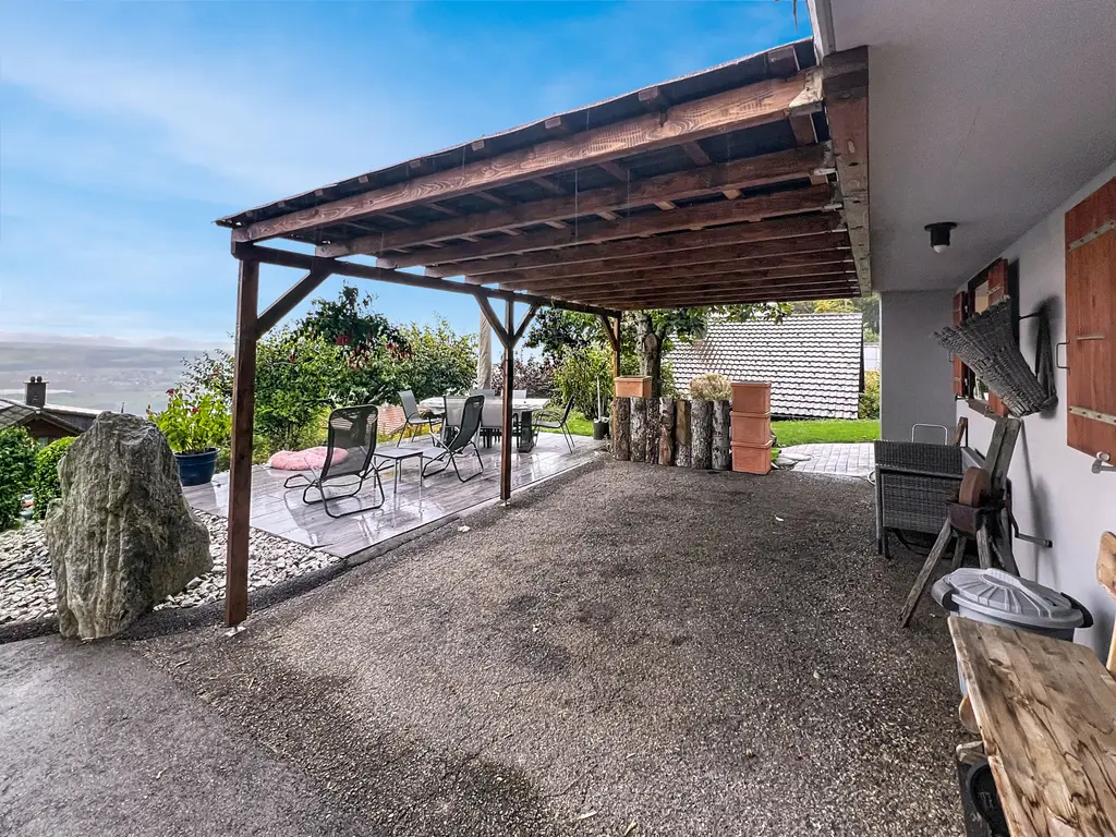 Maison individuelle avec vue panoramique sur le lac de Neuchâtel et Yverdon