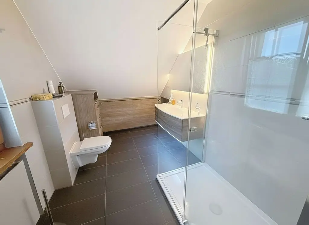 Maison d’exception – Autonome, rentable et rénovée avec raffinement à 20 min d&rsquo;Epalings