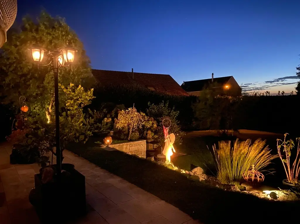 Luxuriöse Villa mit Pooloase und mediterranem Garten – Ihr Traumdomizil in ruhiger Lage