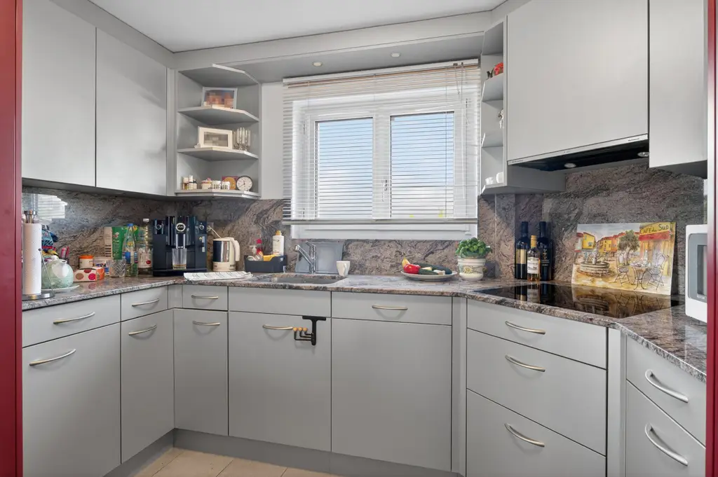 Mehrgenerationen Wohnhaus mit 2’065 m2 Umschwung