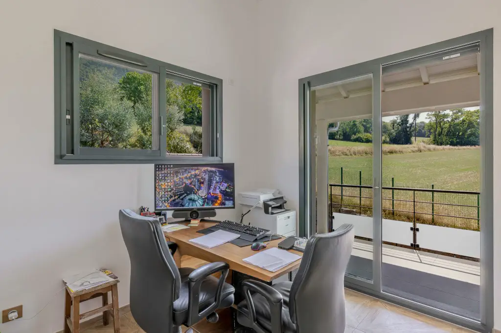 A VENDRE VILLA CONTEMPORAINE EXCEPTIONNELLE AVEC VUE PANORAMIQUE SUR GENÈVE