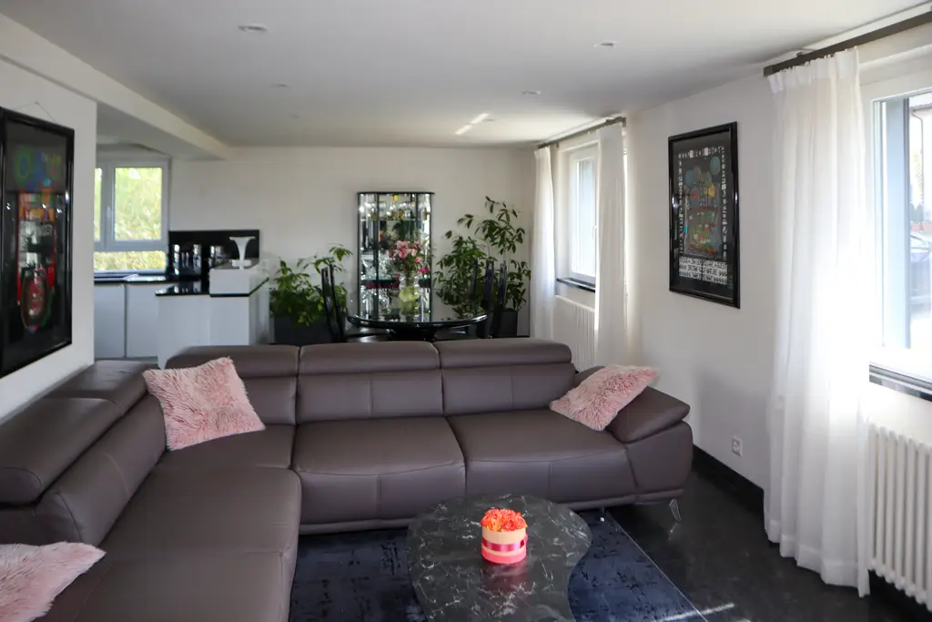 Ruhig und sonnig; 4,5 Zimmer-Einfamilienhaus an bester Lage