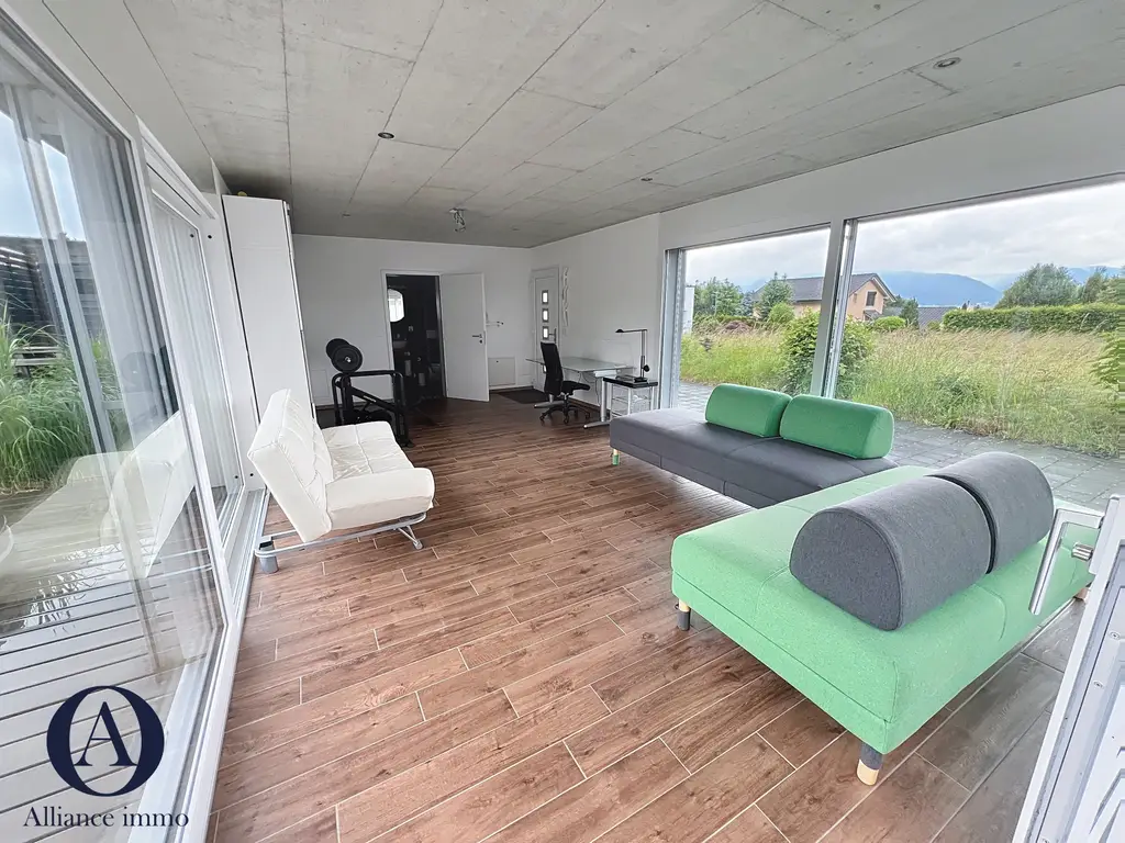 Spacieuse propriété de 7,5 pièces avec annexe indépendante, à quelques minutes de la magnifique plage
