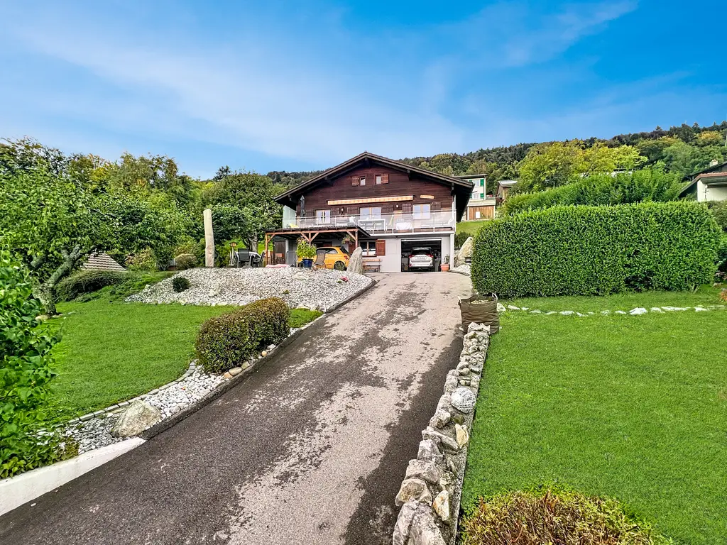 Maison individuelle avec vue panoramique sur le lac de Neuchâtel et Yverdon