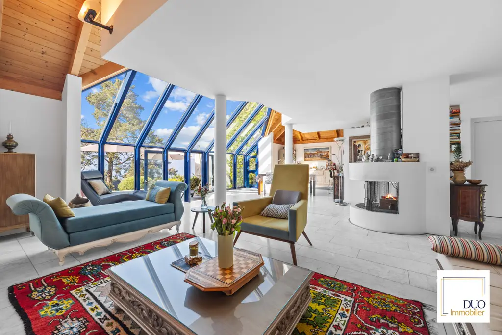 Villa d&rsquo;architecte avec vue lac, grand jardin et situation privilégiée