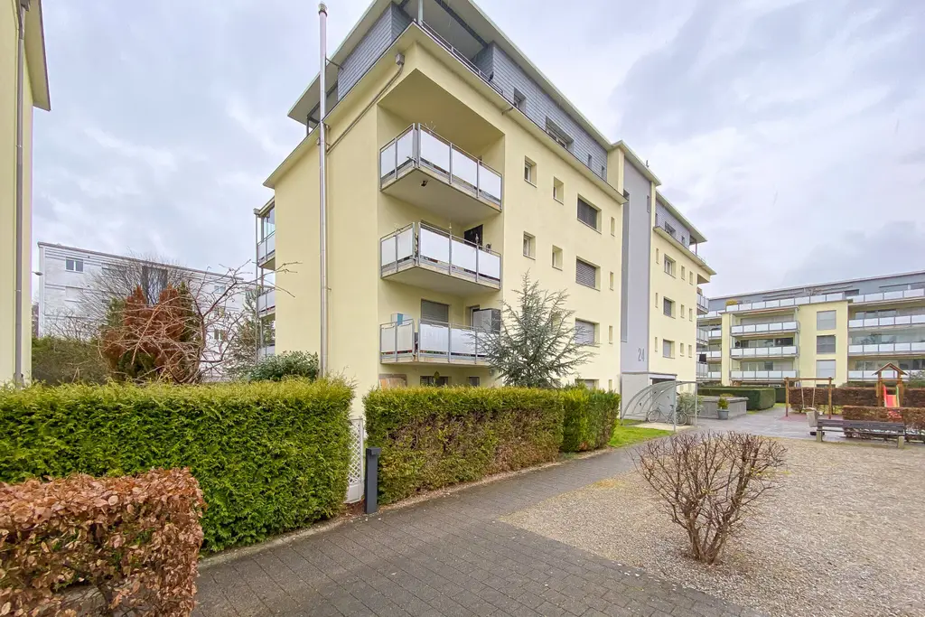 LICHTDURCHFLUTETE ATTIKA AN ZENTRALER LAGE