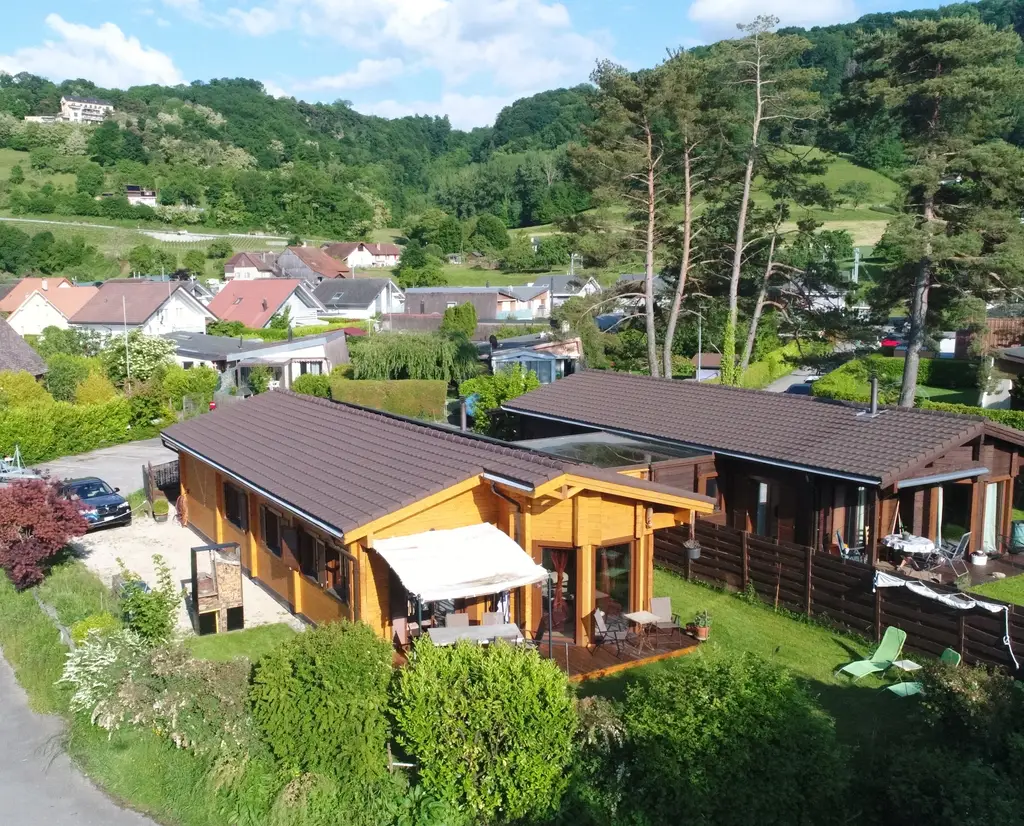 Un coin de paradis à 50 mètres du lac de Neuchâtel – Maison en bois massif 3.5 pièces – 120 m²