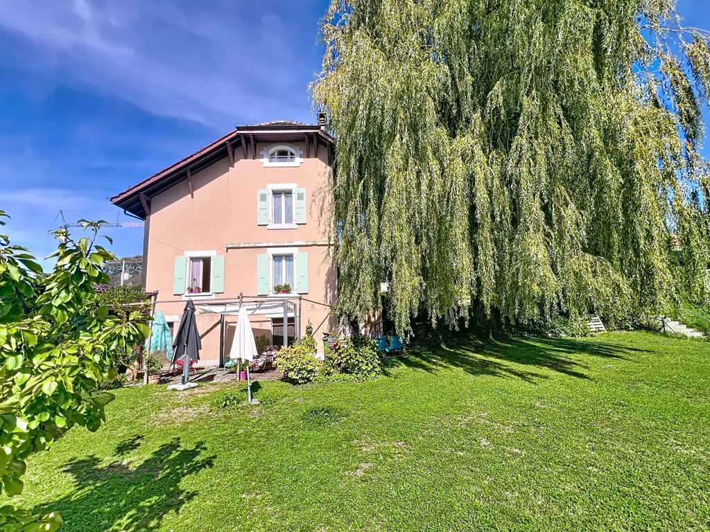 Maison individuelle pleine de charme à Renens – proche de toutes commodités