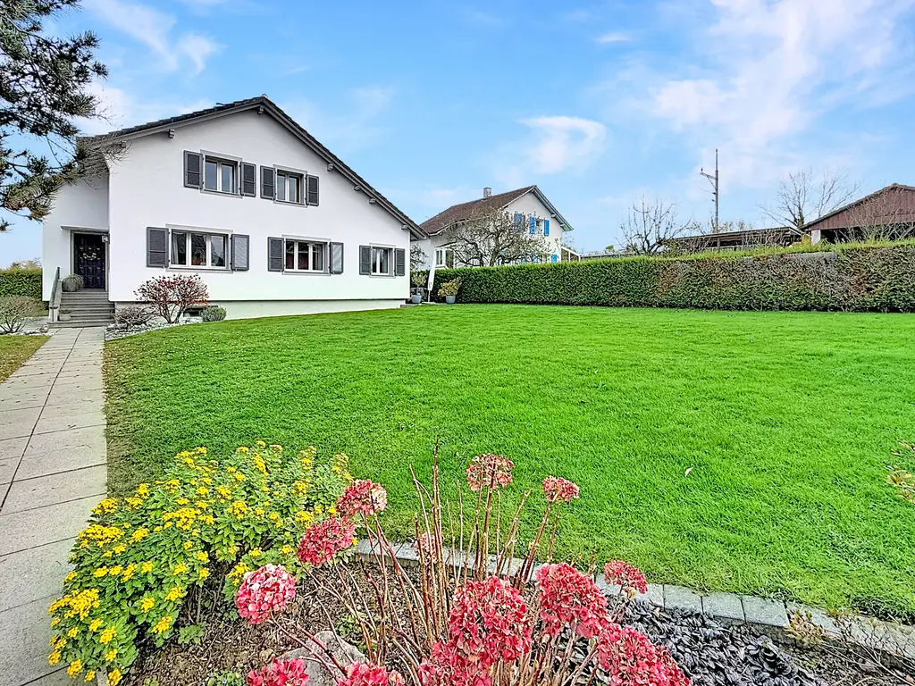 Belle propriété rénovée avec soin et grand jardin arboré