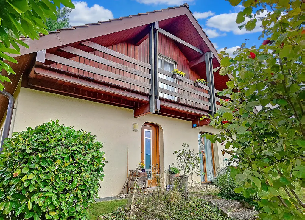 Grande maison confortable et au calme sur très belle parcelle