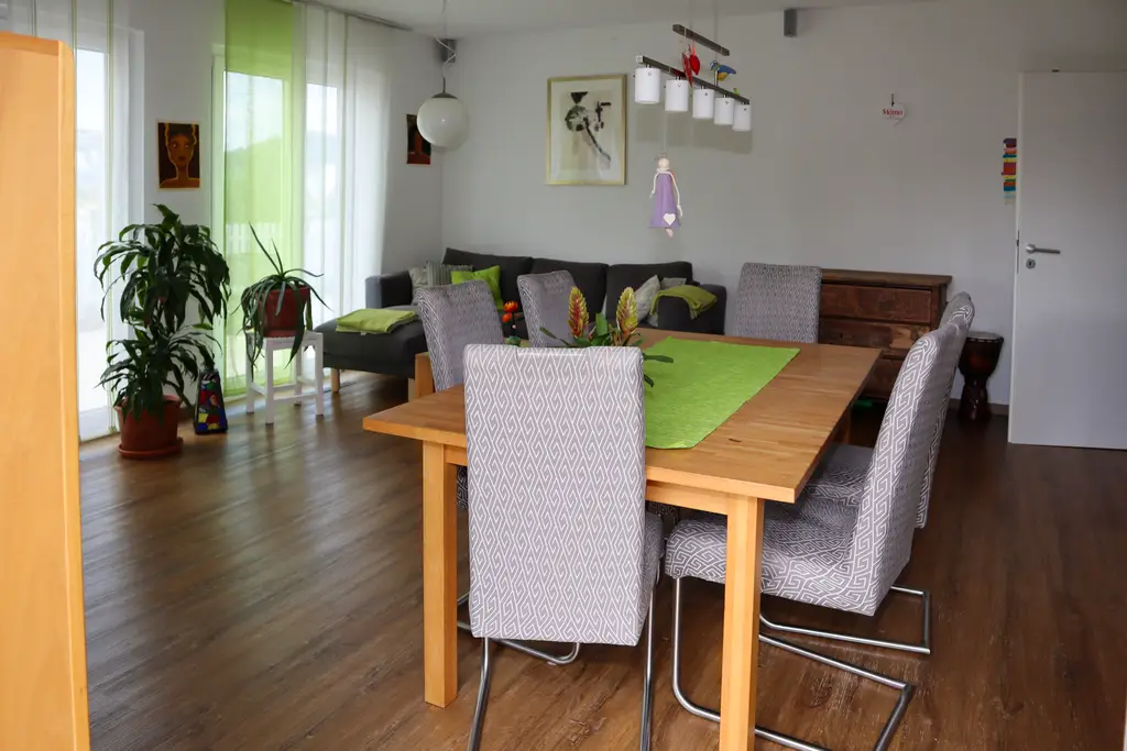 6 ½ &#8211; Zimmer-Einfamilienhaus mit 2 &#8211; Zimmer Einliegerwohnung (rollstuhlgängig) an sehr ruhiger und sonniger Lage