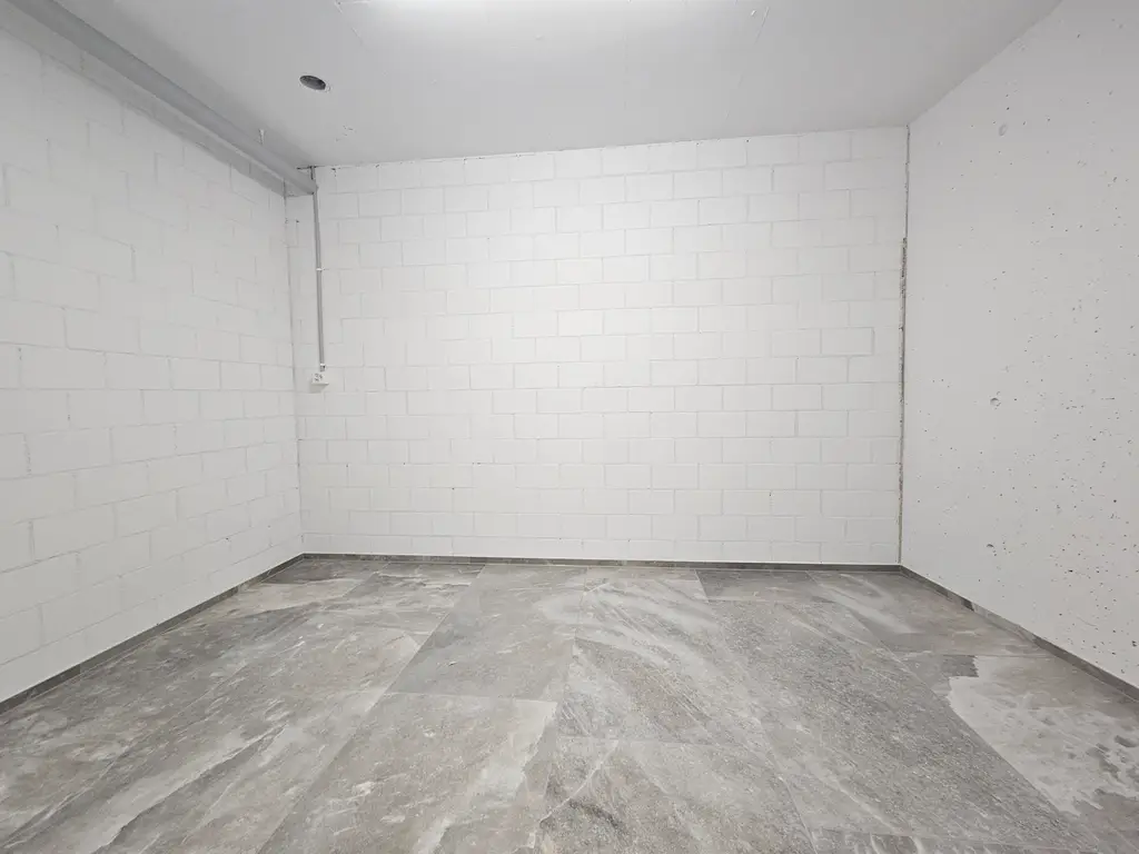 NEUBAU AN TOP LAGE (WHG-C) MIT GROSSZÜIGIGER SITZTPLATZ 40 m2 &amp; EIGNE WASCHKÜCHE UND KELLER (17,4 m2)