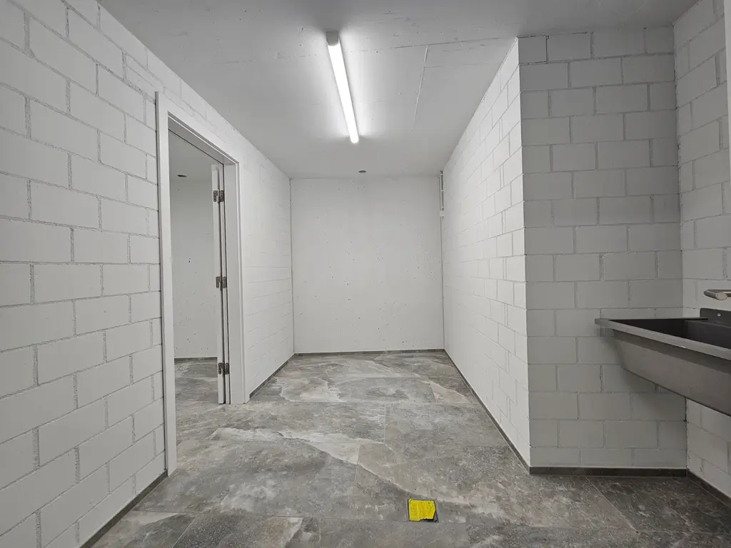 NEUBAU AN TOP LAGE (WHG-C) MIT GROSSZÜIGIGER SITZTPLATZ 40 m2 &amp; EIGNE WASCHKÜCHE UND KELLER (17,4 m2)