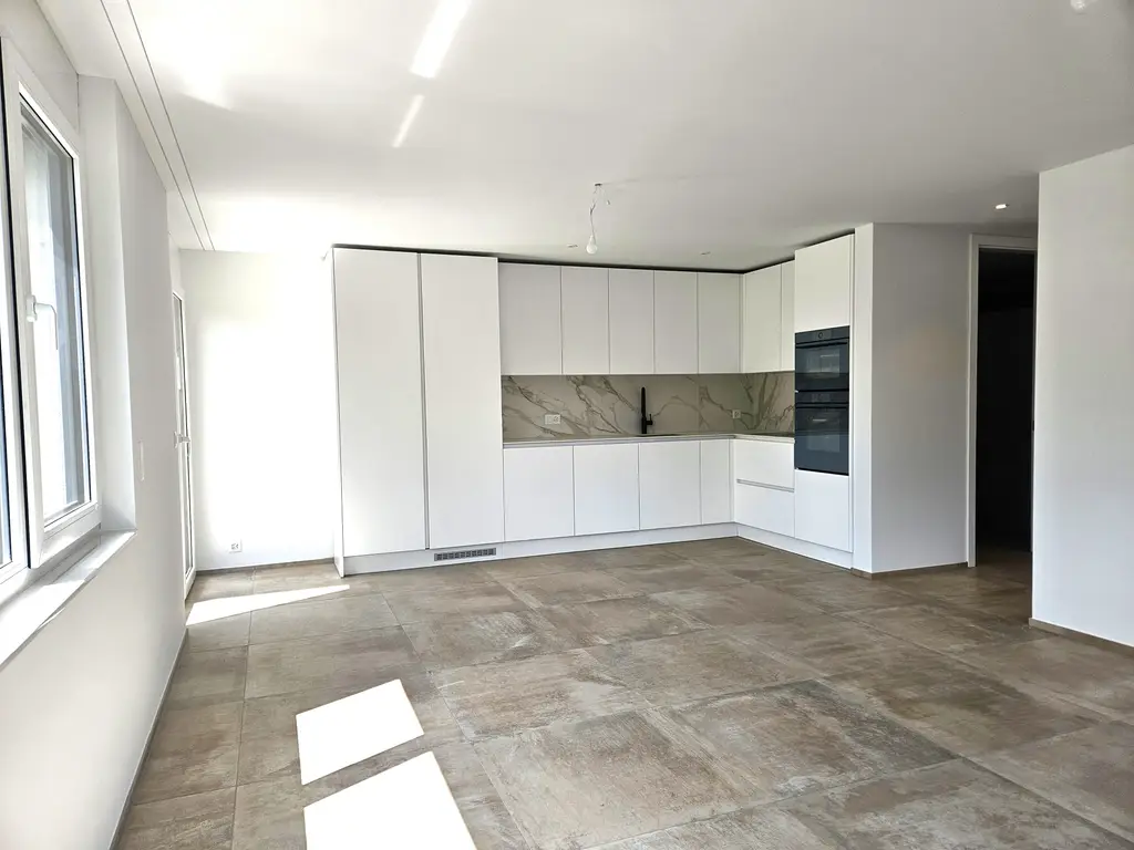 NEUBAU AN TOP LAGE (WHG-B) MIT GROSSZÜGIGER SITZPLATZ 88M2 UND MIT EIGNE WASCHKÜCHE UND KELLER (23 m2)