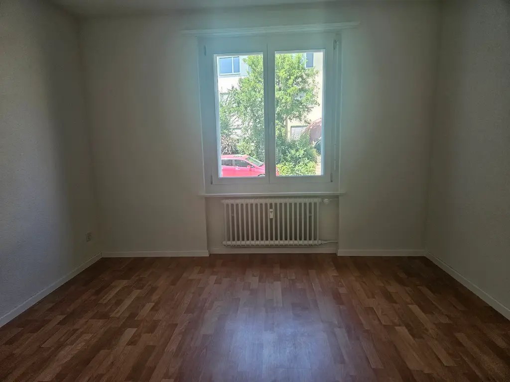 FRISCH RENOVIERT AN GUTER LAGE