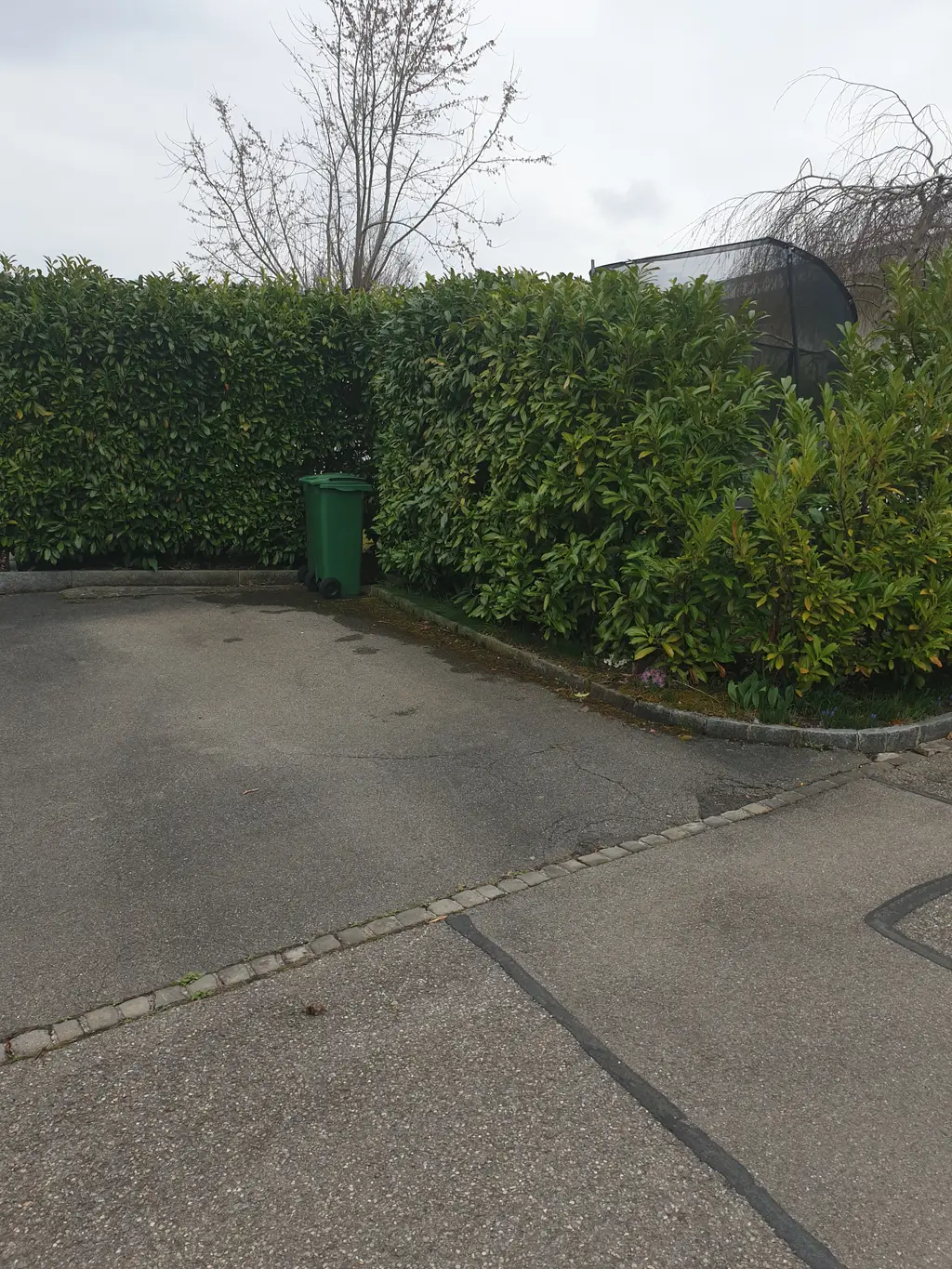 Aussenparkplatz (ungedeckt) in Würenlos zu vermieten