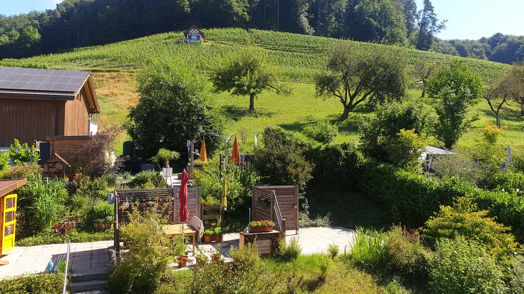 Wohnen wie im Einfamilienhaus  mit Gartensitzplatz