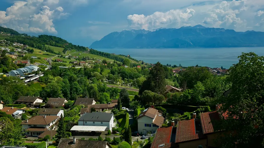 TRES BELLE VILLA CONTEMPORAINE VUE LAC AU CALME