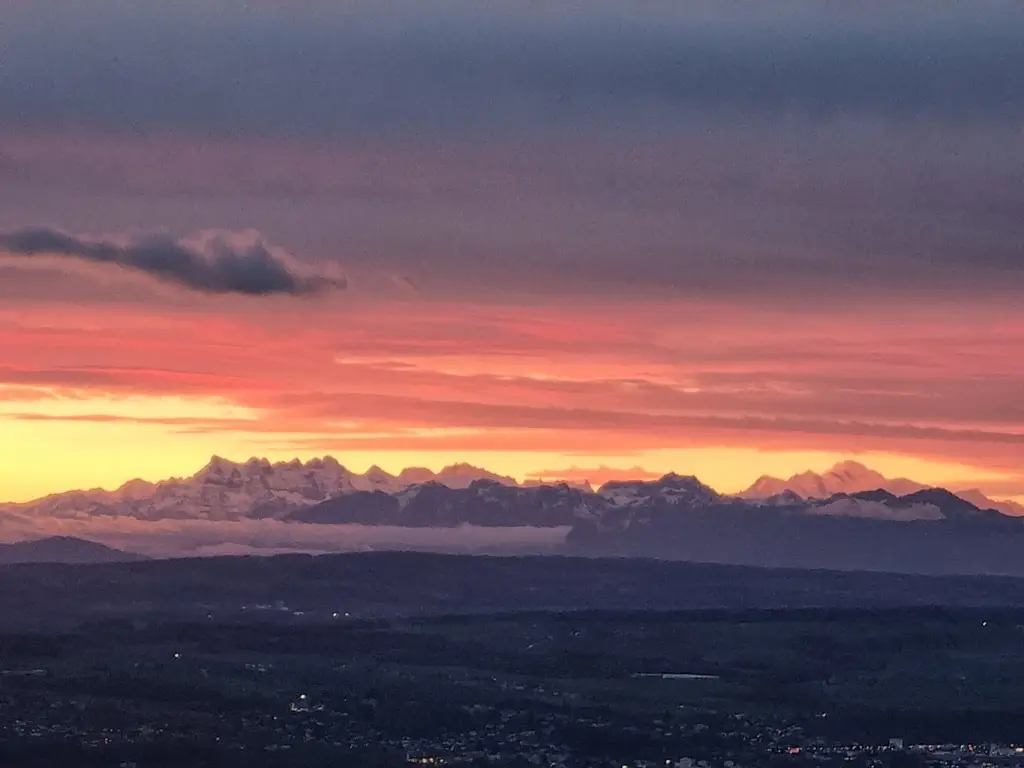 Maison individuelle avec vue panoramique sur le lac de Neuchâtel et Yverdon