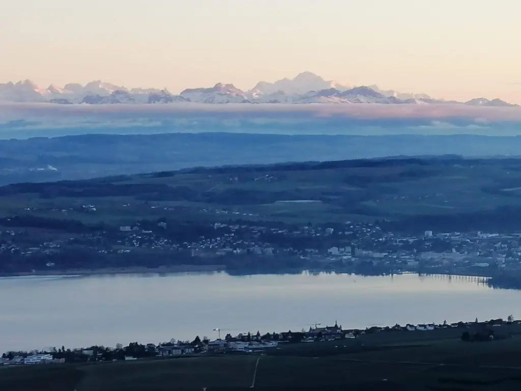 Maison individuelle avec vue panoramique sur le lac de Neuchâtel et Yverdon