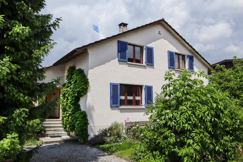 6 &#8211; Zimmer-Einfamilienhaus an sehr ruhiger und sonniger Lage