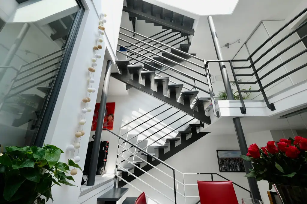 TRES BELLE VILLA CONTEMPORAINE VUE LAC AU CALME