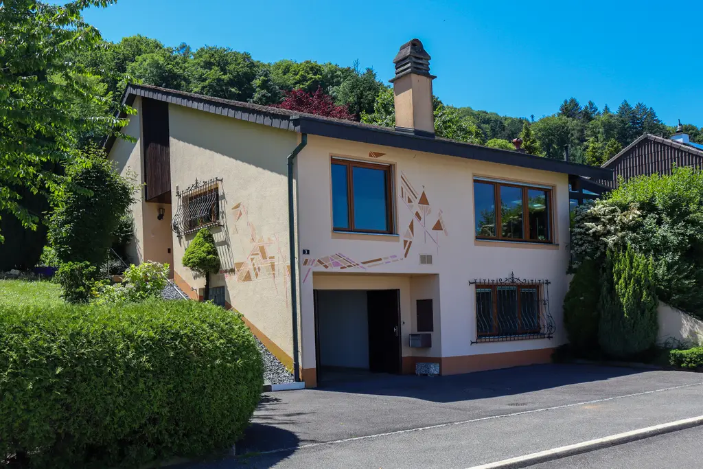 4.5 bis 5,5 Zimmer Einfamilienhaus mit schöner Weitsicht