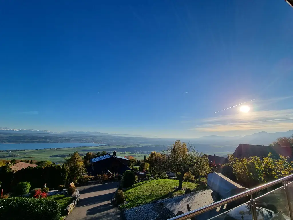 Maison individuelle avec vue panoramique sur le lac de Neuchâtel et Yverdon