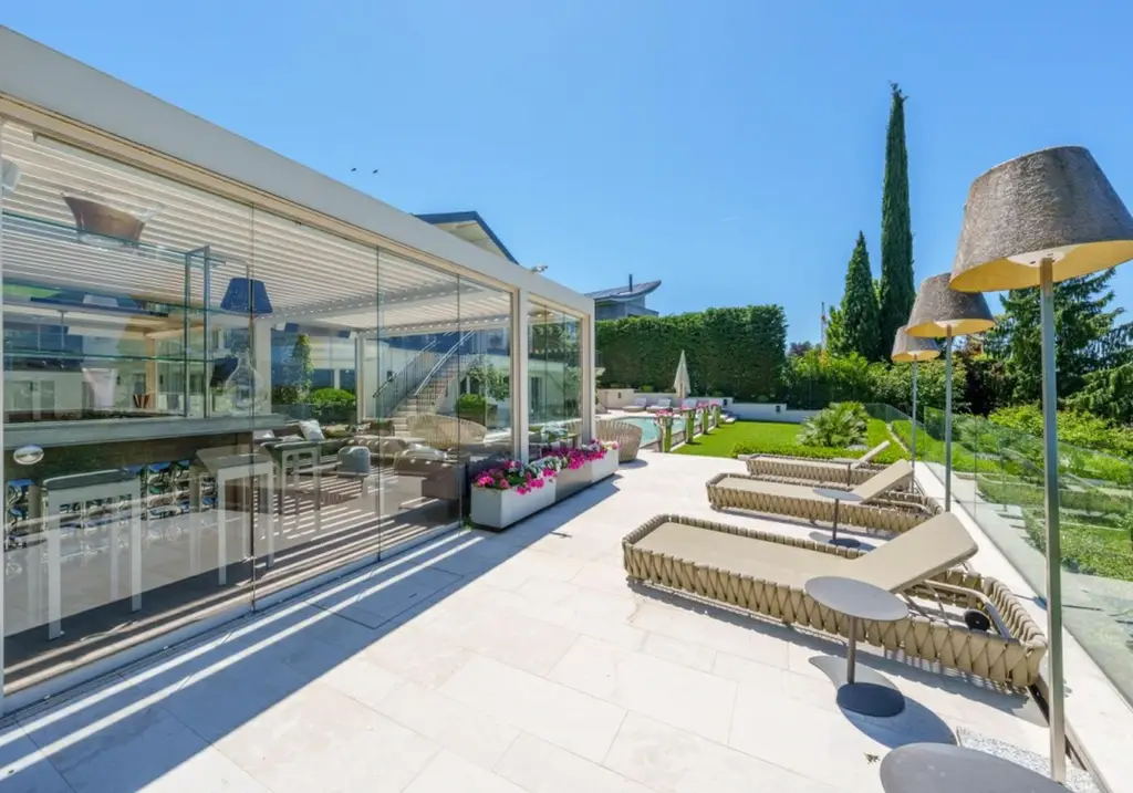 Villa d’exception avec vue lac, piscine et prestations haut de gamme à Cologny