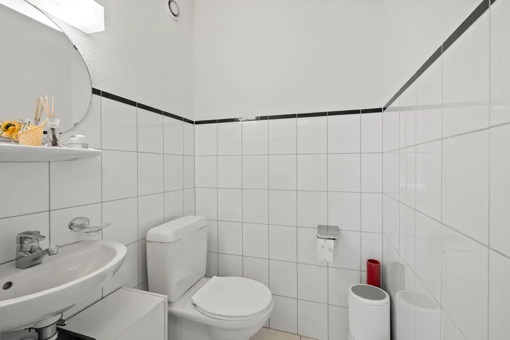 Modern, zentral und 2 Einstellhallenplätze inklusive