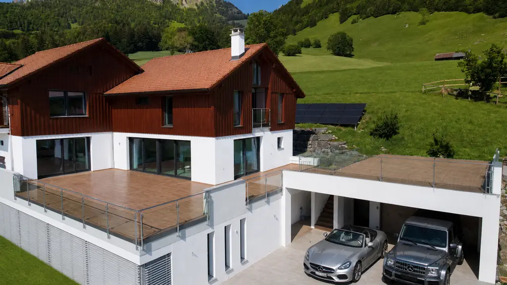 PROPRIÉTÉ D’EXCEPTION AVEC ESPACE WELLNESS PRIVATIF ET VUE PANORAMIQUE SUR LES PRÉALPES