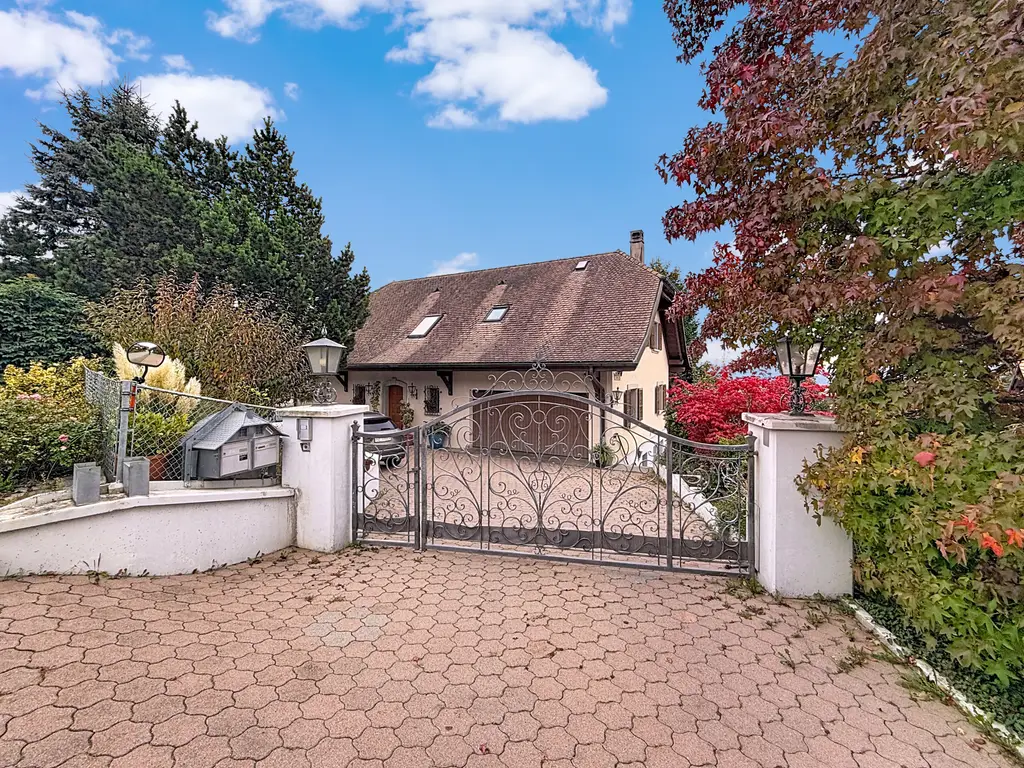 Maison d’exception – Autonome, rentable et rénovée avec raffinement à Ursy