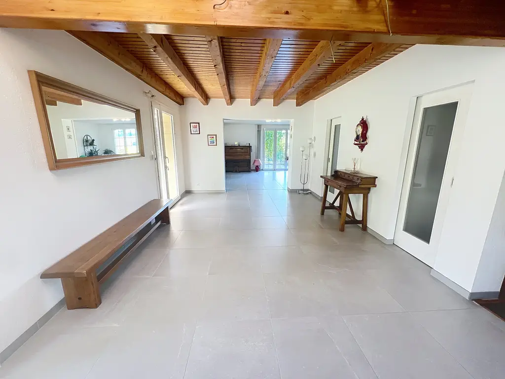Spacieuse maison soigneusement rénovée, avec studio indépendant, dans un écrin de verdure !