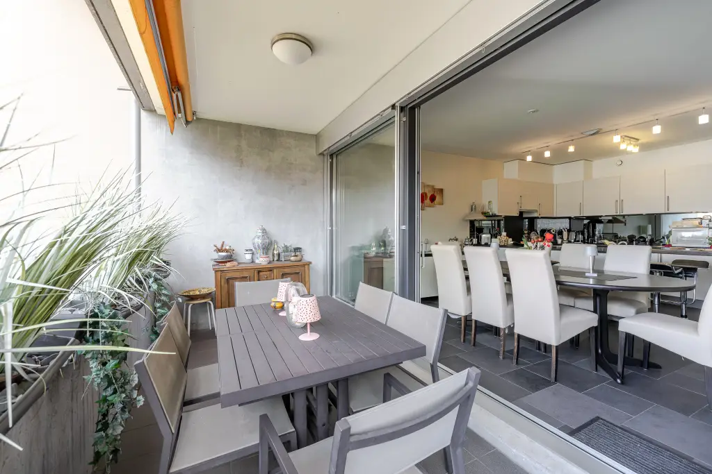 Spacieux appartement traversant de 5 pièces avec terrasse et box fermé à Chêne-Bougeries