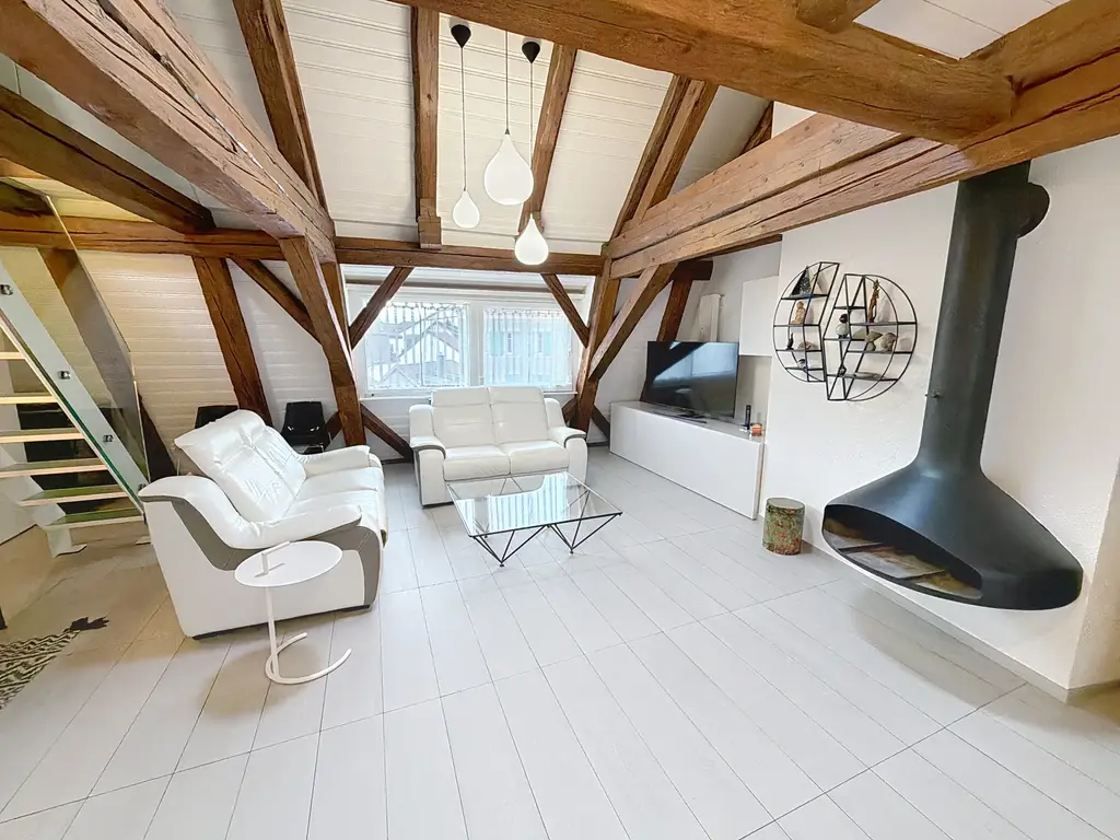 Magnifique appartement au centre de Peseux. Calme, sérénité à 2 pas des transports des écoles et des commerces.