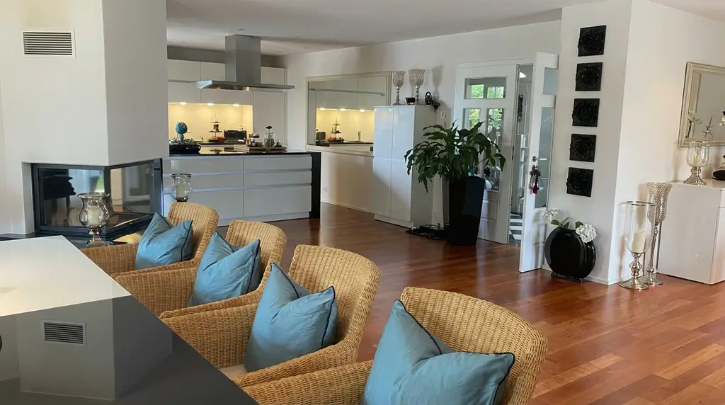 Luxuriöse Villa mit Pooloase und mediterranem Garten – Ihr Traumdomizil in ruhiger Lage