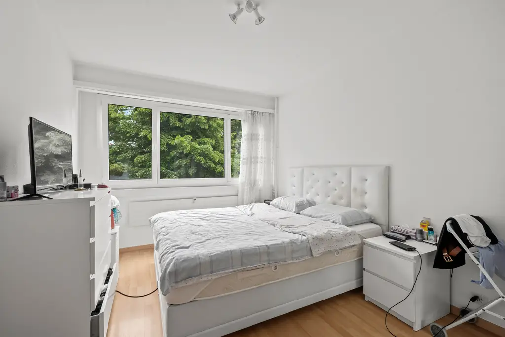Modern, zentral und 2 Einstellhallenplätze inklusive