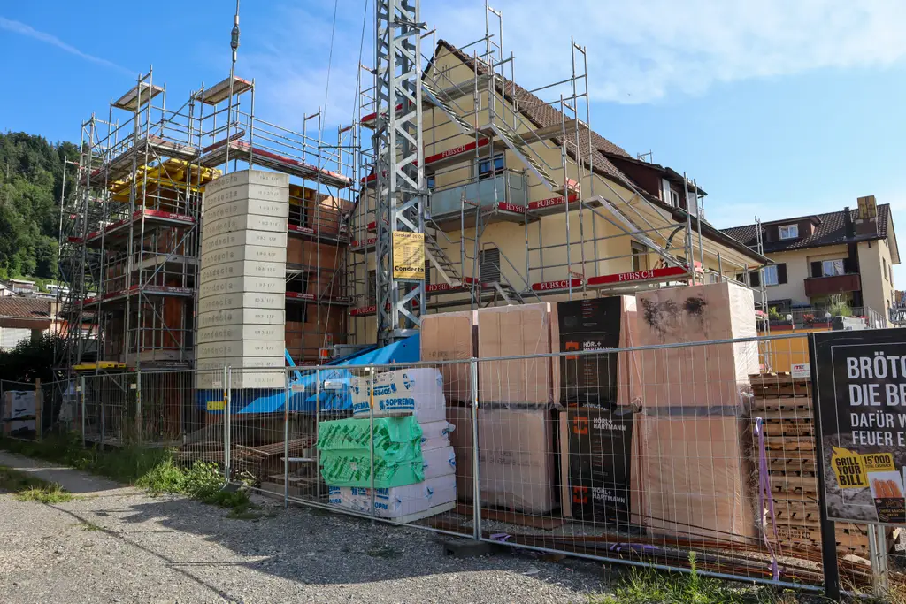 Neubau: 3 moderne 2 1/2 Zimmerwohnungen zu vermieten