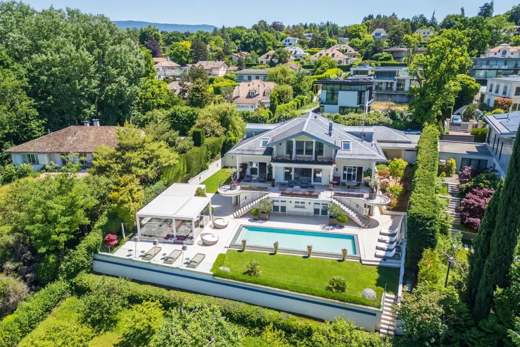 Villa d’exception avec vue lac, piscine et prestations haut de gamme à Cologny