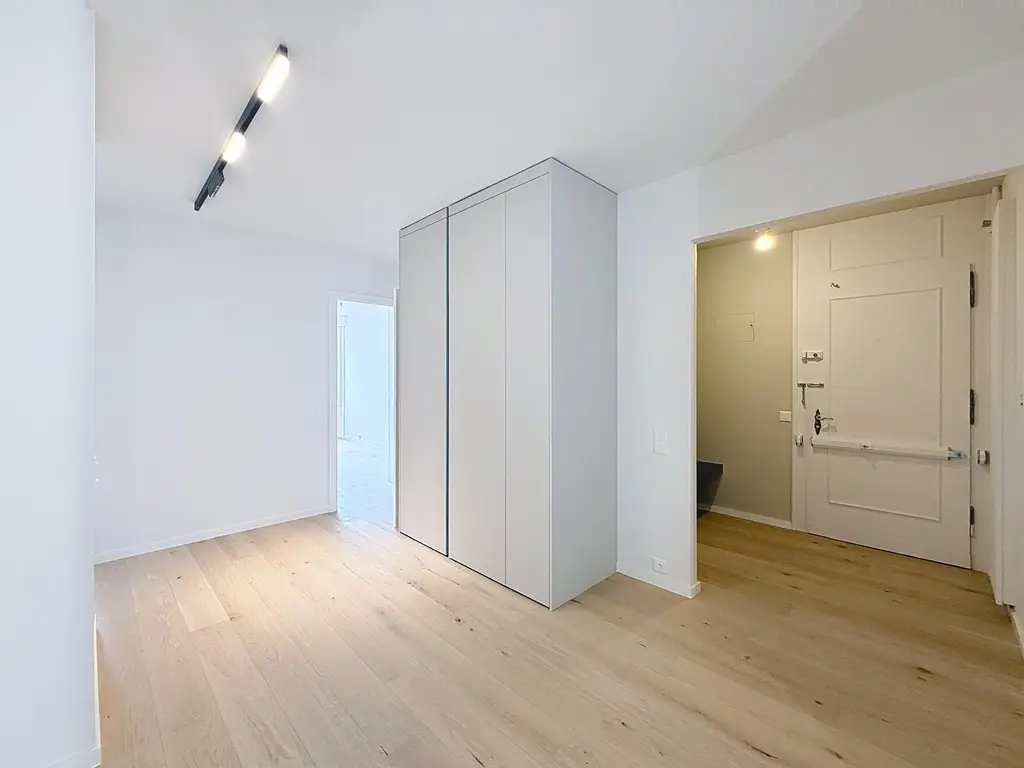 Champel / Parc Bertrand – Appartement 5 pièces en excellent état avec balcon et parking intérieur