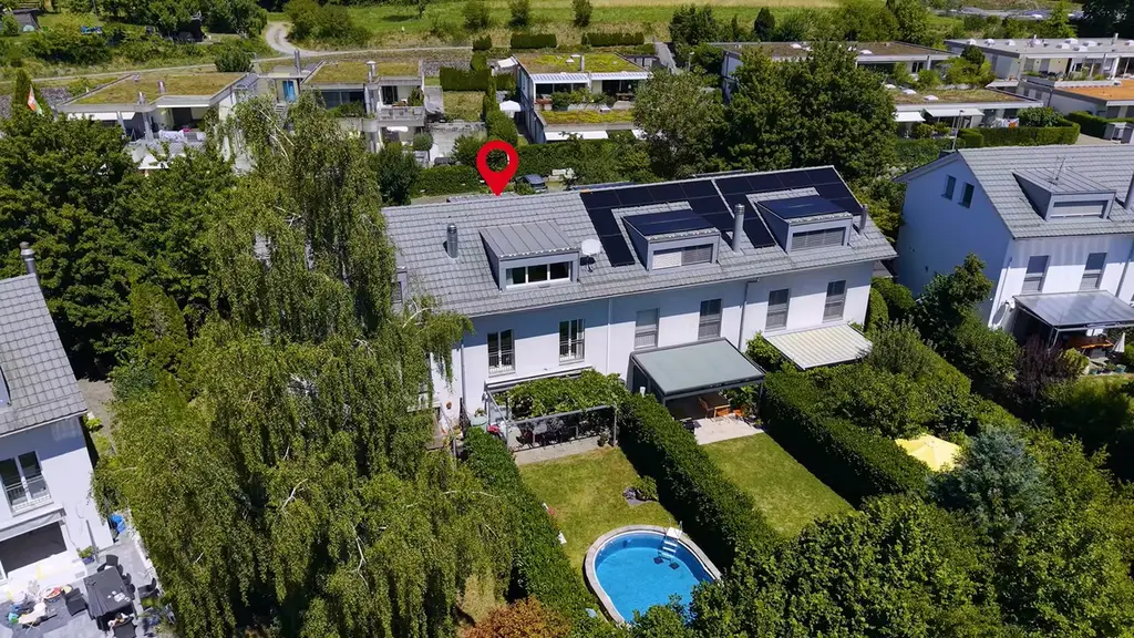REIHENEINFAMILIENHAUS AN VERKEHRSBERUHIGER STRASSE (SACKGASSE)