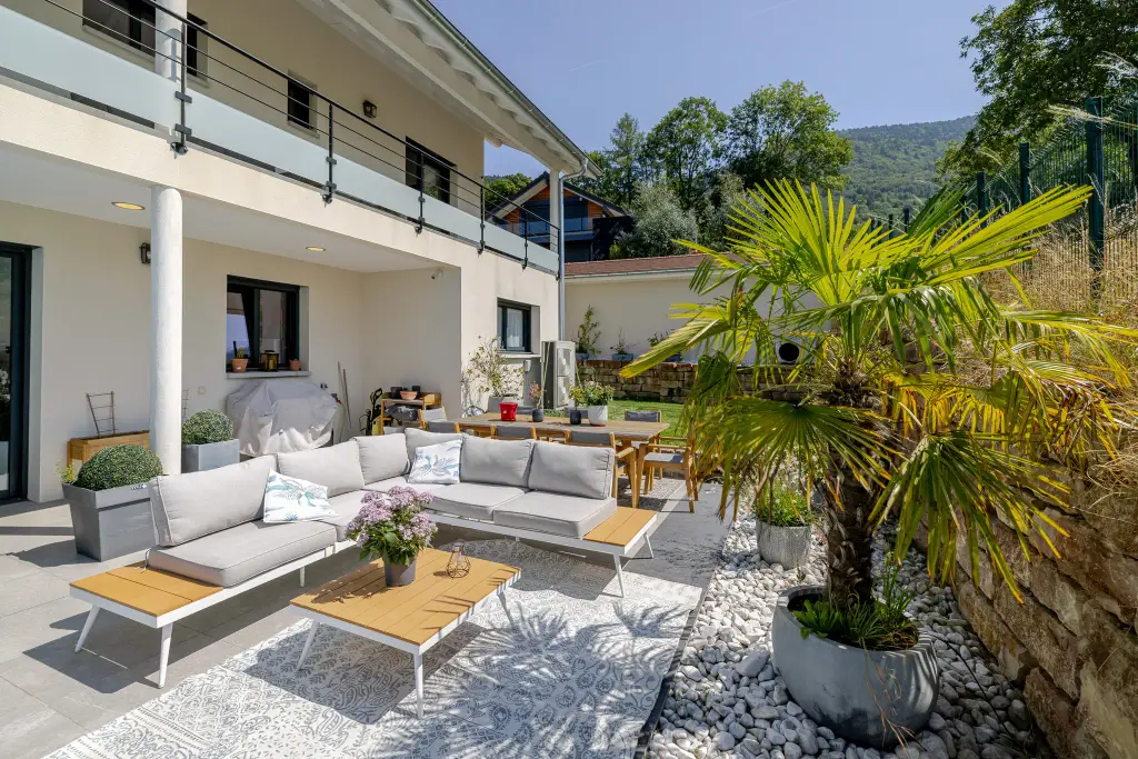 A VENDRE VILLA CONTEMPORAINE EXCEPTIONNELLE AVEC VUE PANORAMIQUE SUR GENÈVE