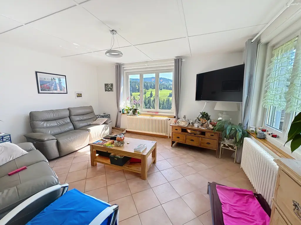 2 maisons familiales réunies sous un même toit – Une vue à couper le souffle !