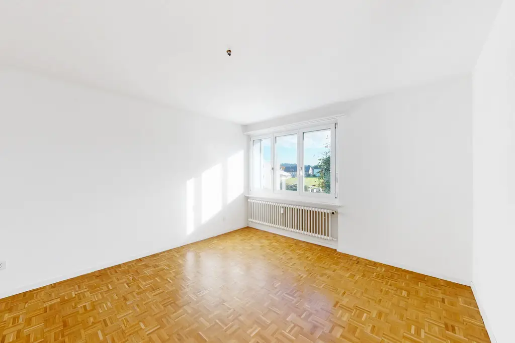FRISCH RENOVIERT AN GUTER LAGE