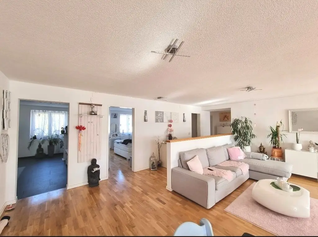 Stilvolle 4.5-Zimmer-Wohnung mit 40 m² Terrasse – Wohnen mit Komfort, Licht und Ruhe