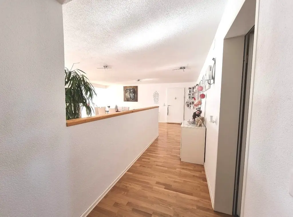 Stilvolle 4.5-Zimmer-Wohnung mit 40 m² Terrasse – Wohnen mit Komfort, Licht und Ruhe