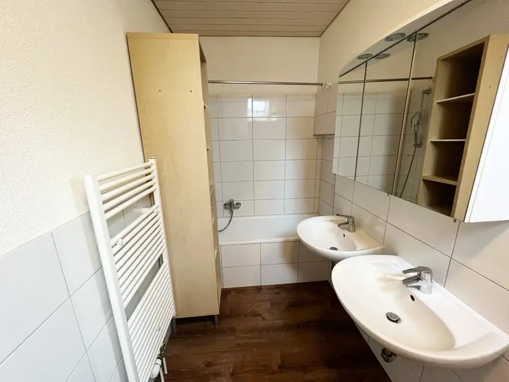 RENOVIERT – HOHE DECKEN – SICHTBALKEN – AKTUELL VERMIETET!