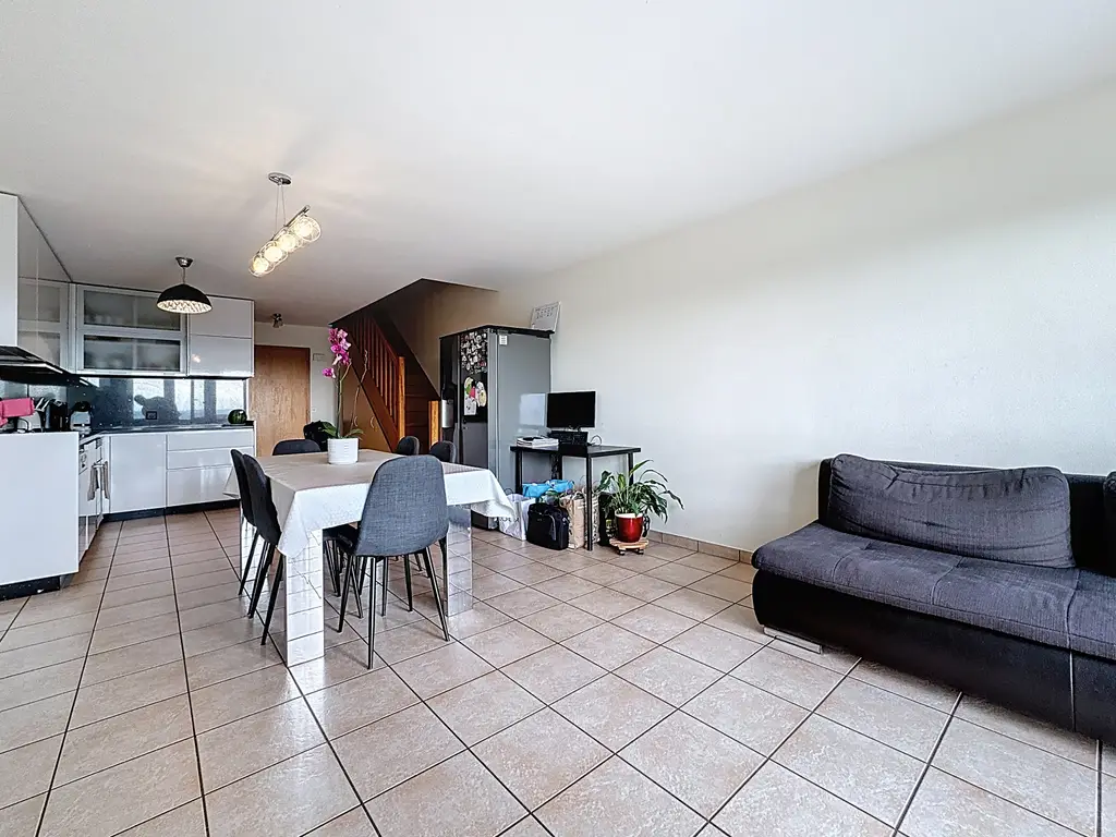 Duplex lumineux de 3.5 pièces avec vue sur les montagnes