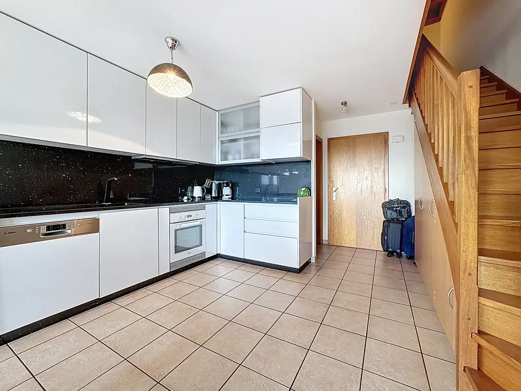 Duplex lumineux de 3.5 pièces avec vue sur les montagnes