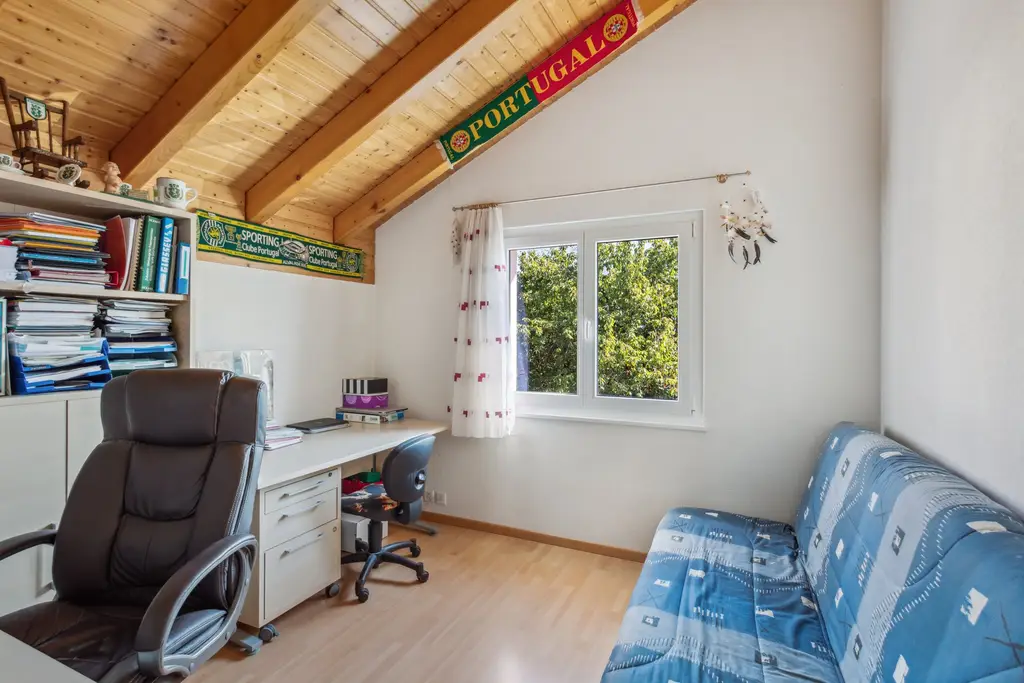 RESERVE &#8211; Charmante villa de 5,5 pièces jumelée par les garages